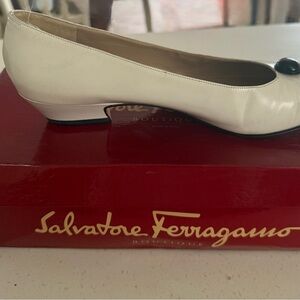 Salvatore Ferragamo Cream Leather Low Heel Ballet Pump with Black Accent
